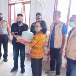 Pemkot Manado Serahkan 1.186 Paket Bansos Tahap II di Kelurahan Malalayang Satu Timur